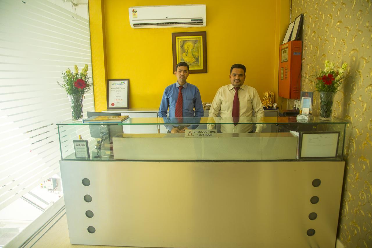 Hotel Amby Inn New Delhi Extérieur photo