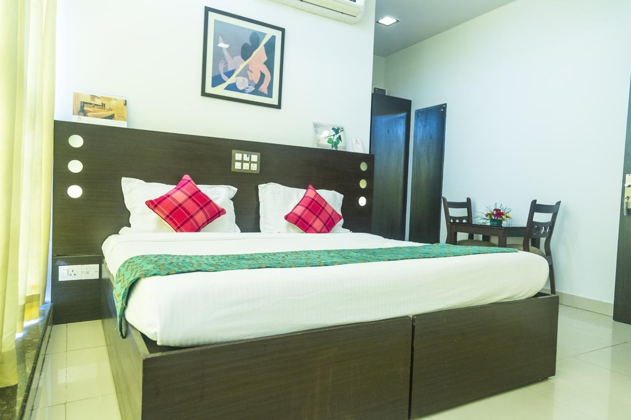 Hotel Amby Inn New Delhi Extérieur photo