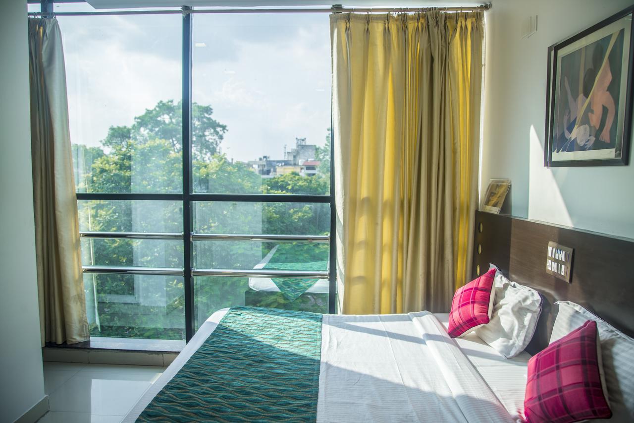 Hotel Amby Inn New Delhi Extérieur photo