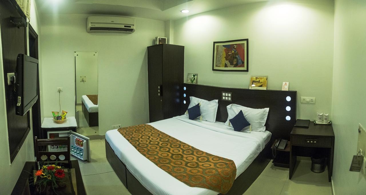 Hotel Amby Inn New Delhi Extérieur photo