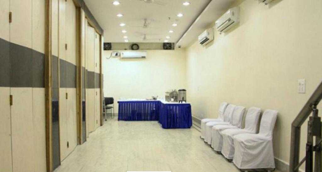 Hotel Amby Inn New Delhi Extérieur photo