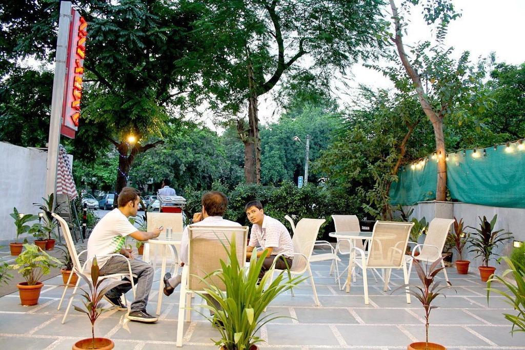 Hotel Amby Inn New Delhi Extérieur photo