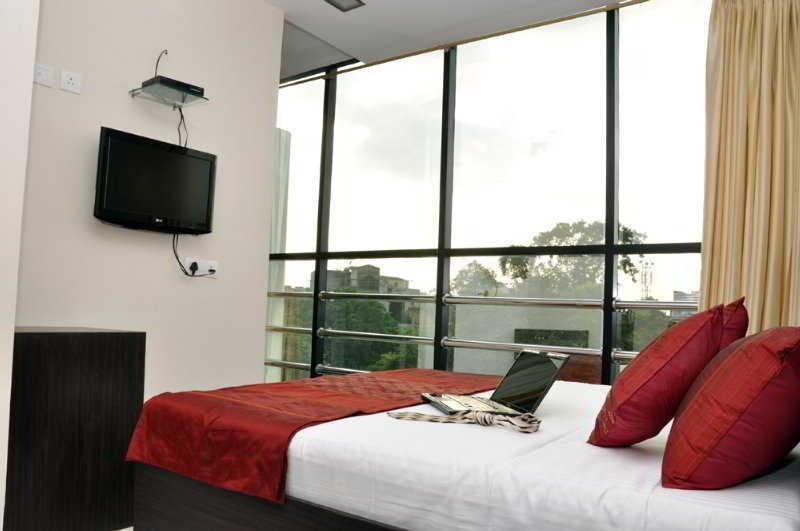 Hotel Amby Inn New Delhi Extérieur photo
