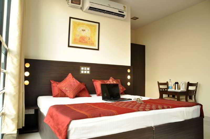 Hotel Amby Inn New Delhi Extérieur photo