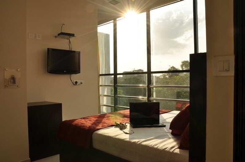 Hotel Amby Inn New Delhi Extérieur photo